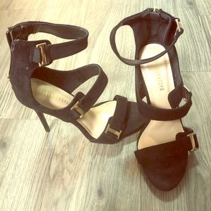 Never worn- sexy black  3 strap heel